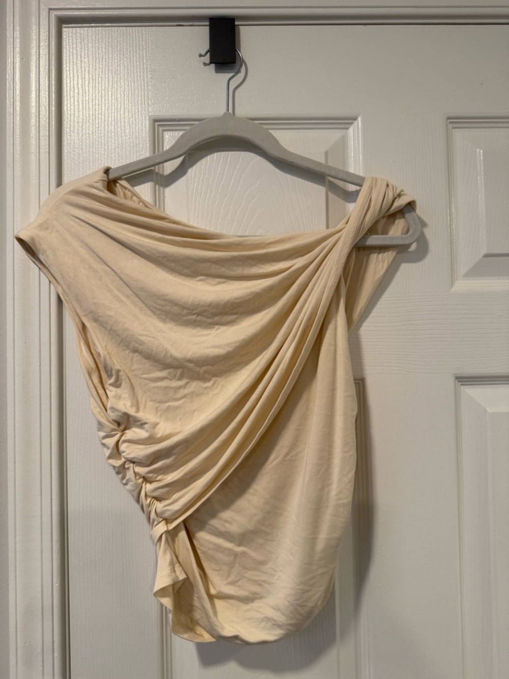 superdown One-Shoulder Draped Cream and Black Top